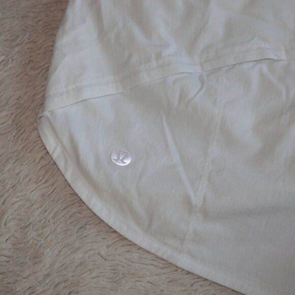 Women's Size 0 Lululemon Speed Up High-Rise Lined Short 2.5" Inseam, White - Picture 3 of 6